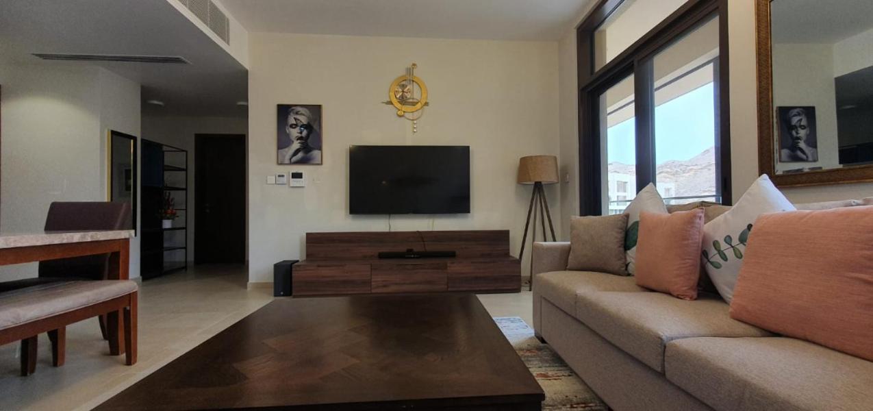 One Elegant 1Bhk Apartment In Muscat Bay 02 エクステリア 写真