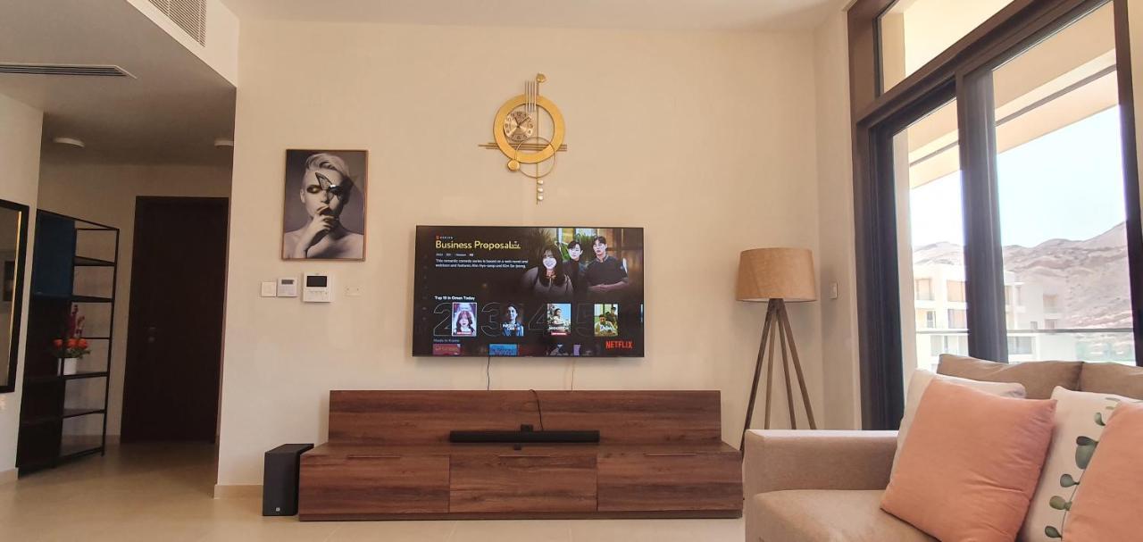 One Elegant 1Bhk Apartment In Muscat Bay 02 エクステリア 写真